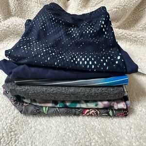 Bundle of 6 Size M leggings. Old navy, gap, under armour